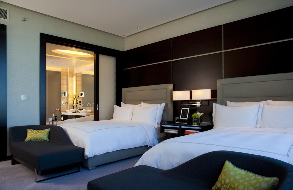 Отель Four Seasons At Al Maryah Island